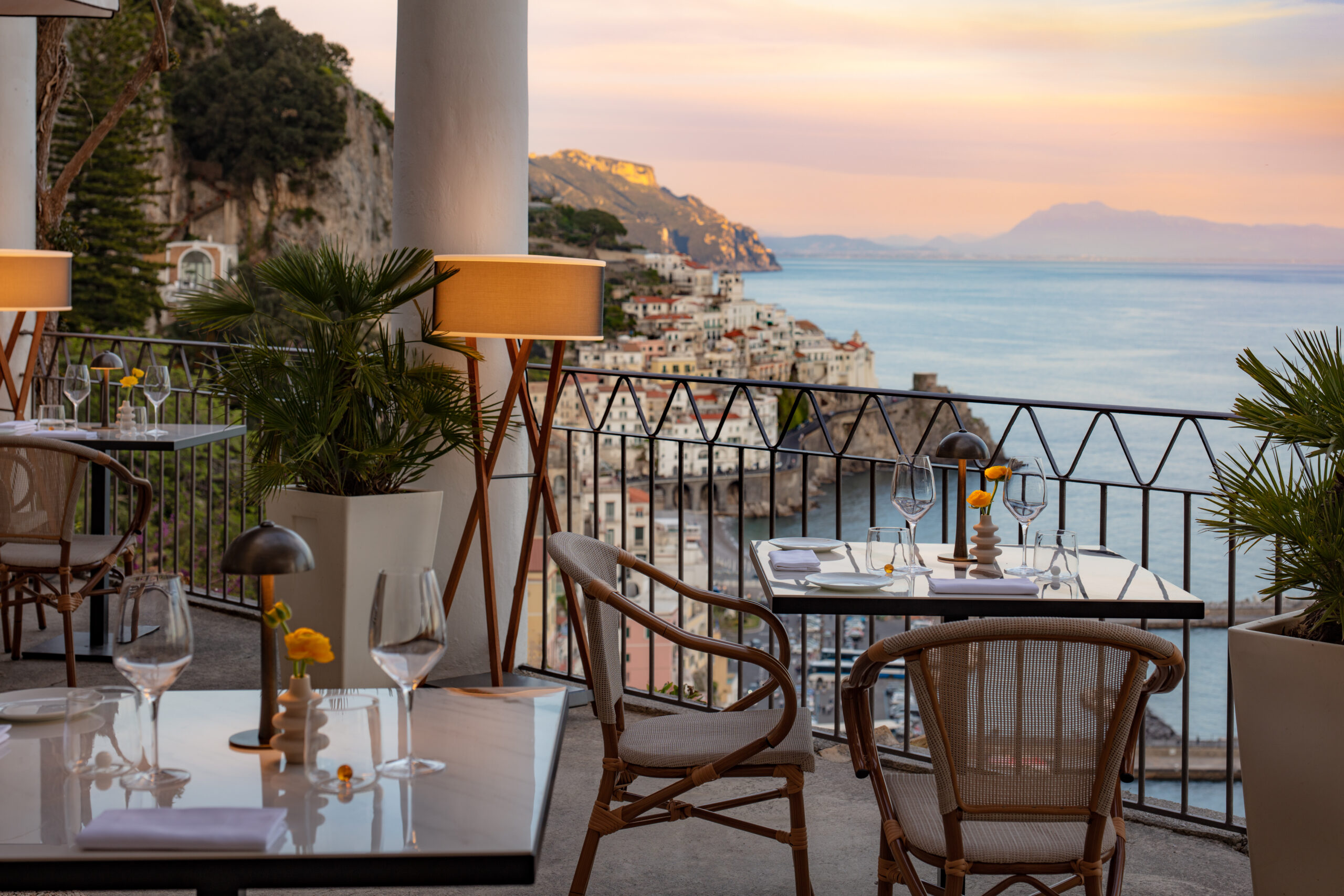 Anantara_Convento_Di_Amalfi_Grand_Hotel_Ristorante_Dei_Capucci_Terrace_Dining